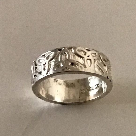 PRECO SILVER CELTIC INFINITY BAND RING SIZE 5.5 - Picture 1 of 5